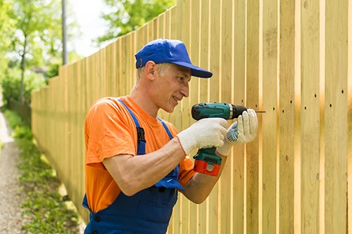 6 Services Fencing Contractors Provide